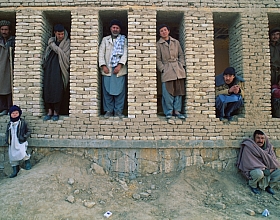 08. Coşkun Aral – Afganistan Sıkışmış Hayatlar