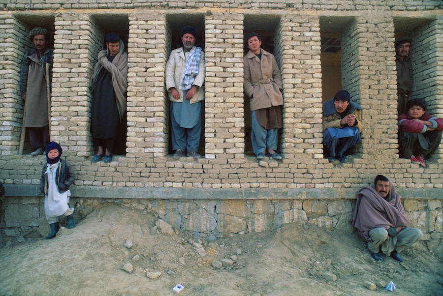 08. Coşkun Aral – Afganistan Sıkışmış Hayatlar